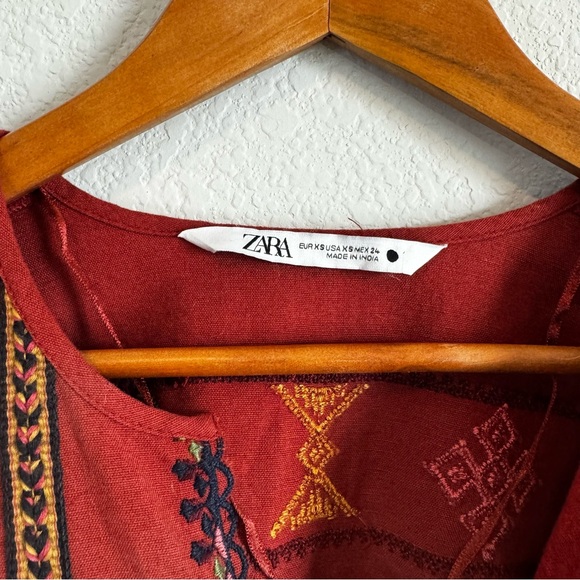 Zara Women's Floral Embroidered Split Neck Scalloped Detail Tunic Top Size XS - Picture 6 of 11